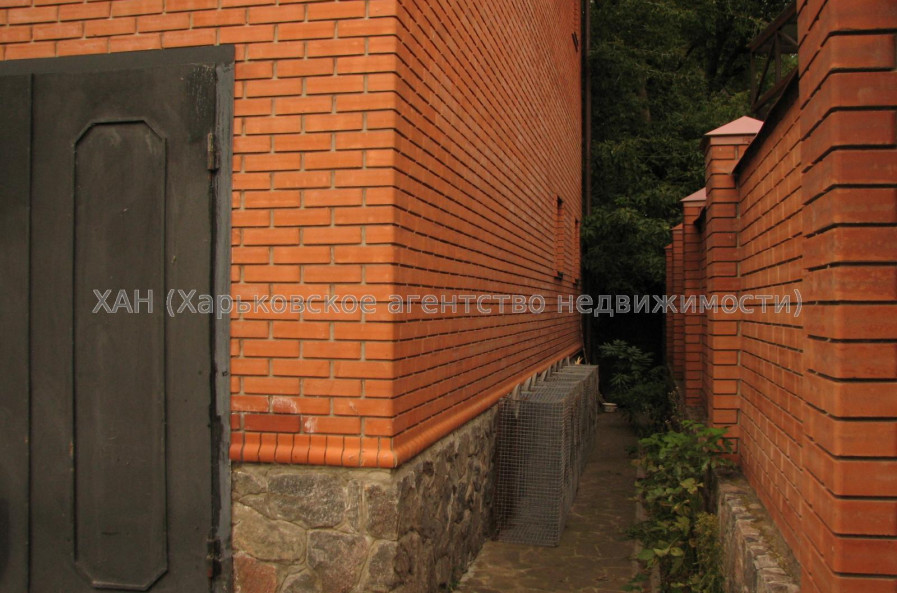 Продам дом, Партизанский пер. , 330 м², 9 сот., капитальный ремонт 