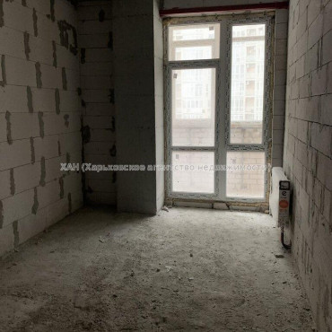 Продам квартиру, Клочковская ул. , 2  ком., 78 м², без внутренних работ 
