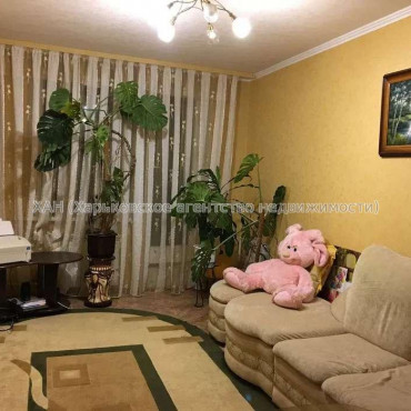 Продам квартиру, Салтовское шоссе , 256 , 4  ком., 89 м², капитальный ремонт 