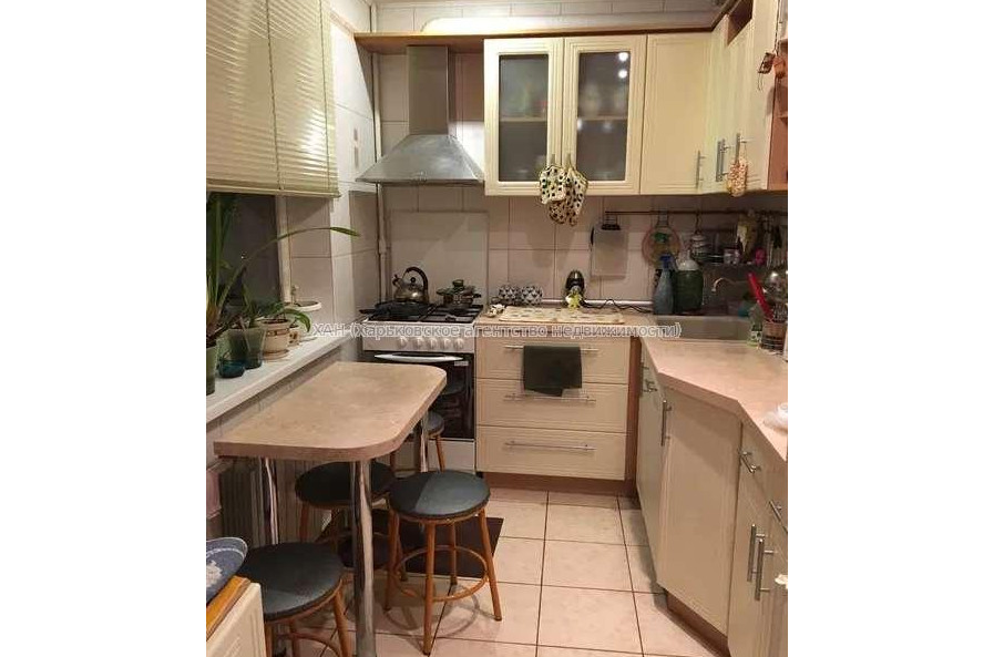 Продам квартиру, Салтовское шоссе , 256 , 4 кім., 89 м², капитальный ремонт 