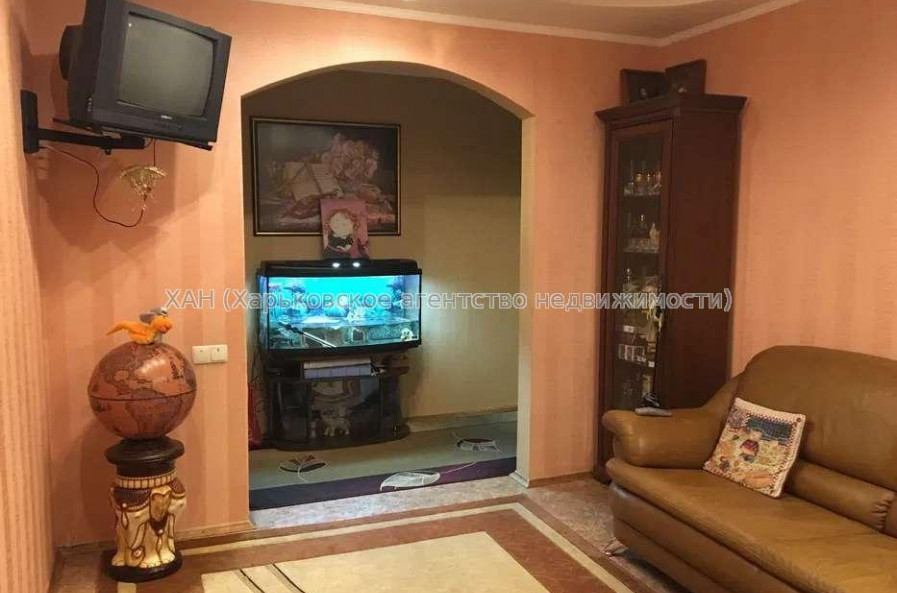 Продам квартиру, Салтовское шоссе , 256 , 4 кім., 89 м², капитальный ремонт 