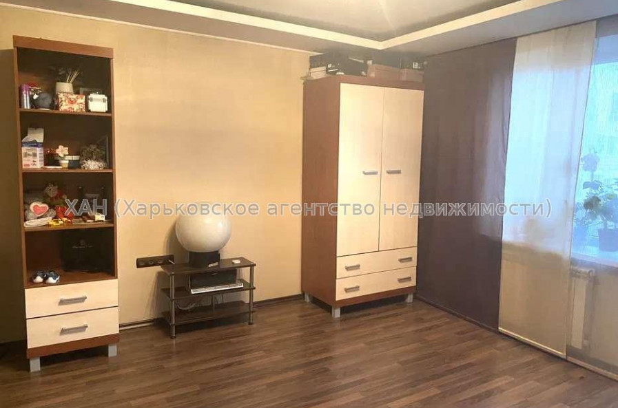 Продам квартиру, Лермонтовская ул. , 3  ком., 68 м², капитальный ремонт 