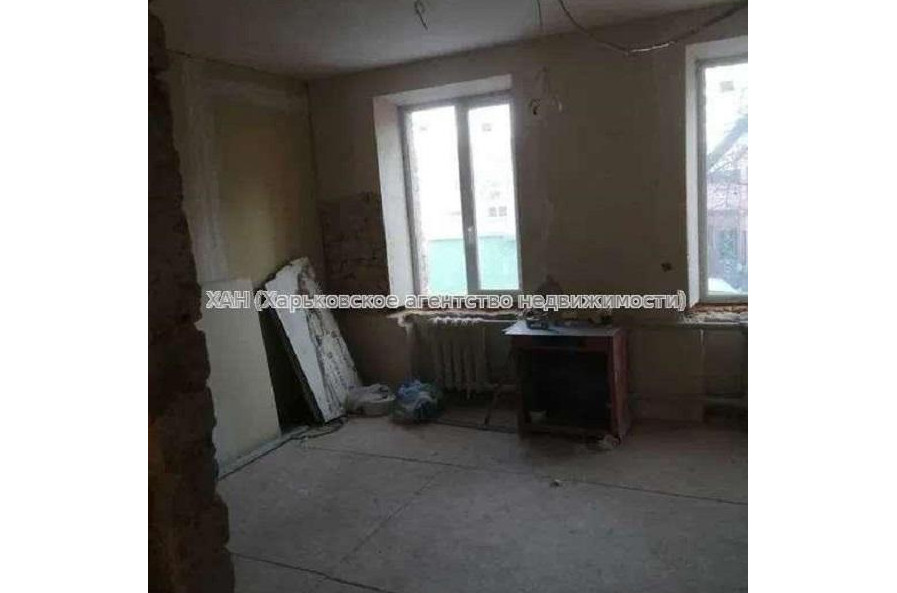 Продам квартиру, Сумская ул. , 3 кім., 72 м², без ремонта 