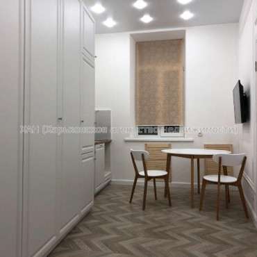 Продам квартиру, Гиршмана ул. , 3  ком., 80 м², евроремонт 