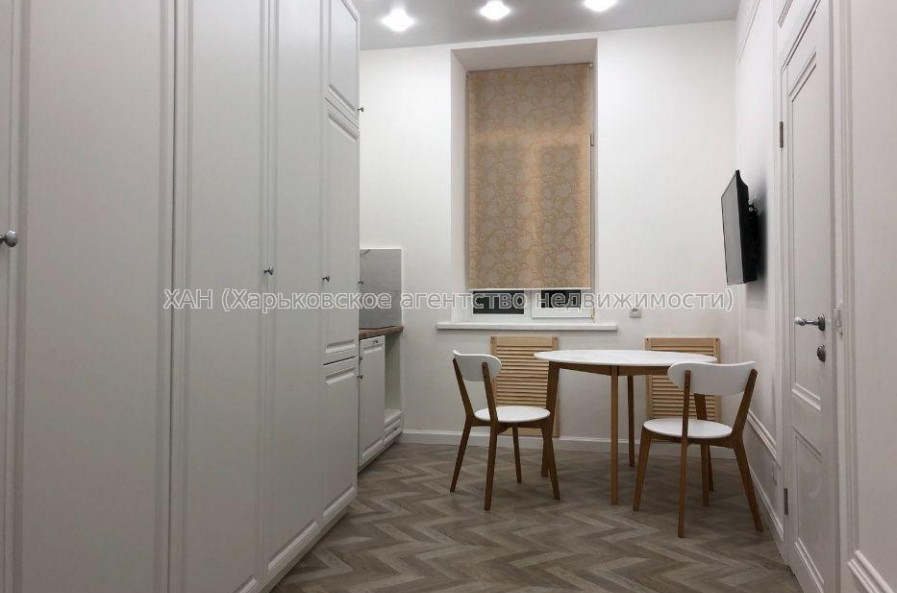 Продам квартиру, Гиршмана ул. , 3  ком., 80 м², евроремонт 