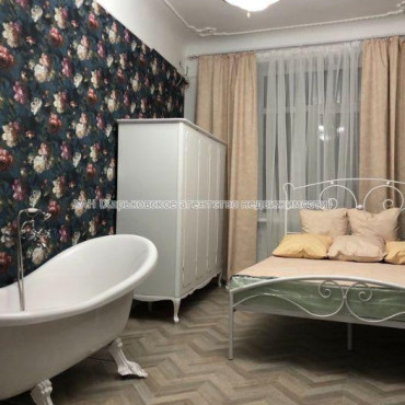 Продам квартиру, Гиршмана ул. , 3  ком., 80 м², евроремонт 