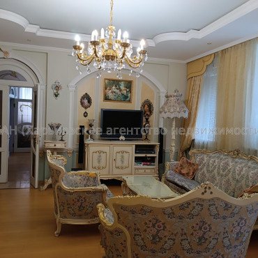 Продам квартиру, Отакара Яроша ул. , 22 , 3  ком., 122 м², авторский дизайн 