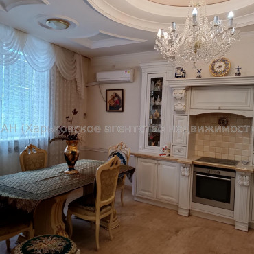 Продам квартиру, Отакара Яроша ул. , 22 , 3  ком., 122 м², авторский дизайн 