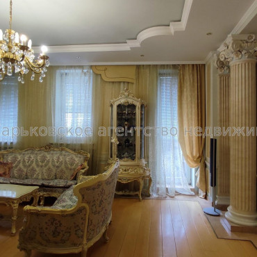 Продам квартиру, Отакара Яроша ул. , 22 , 3  ком., 122 м², авторский дизайн 