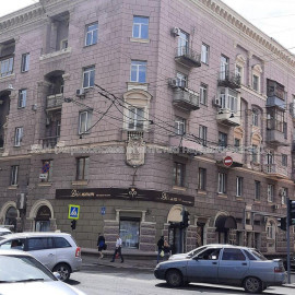 Продам квартиру, Сумская ул. , 3  ком., 119 м², косметический ремонт