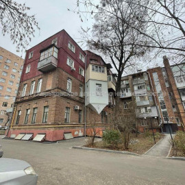 Продам квартиру, Куликовский спуск , 3  ком., 80 м², без ремонта