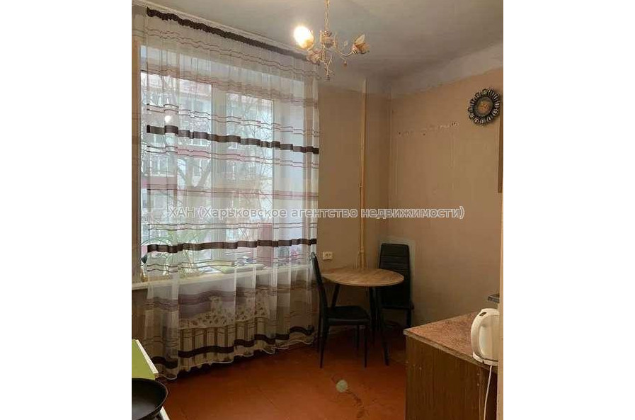 Продам квартиру, Косарева ул. , 1  ком., 38 м², частичный ремонт 