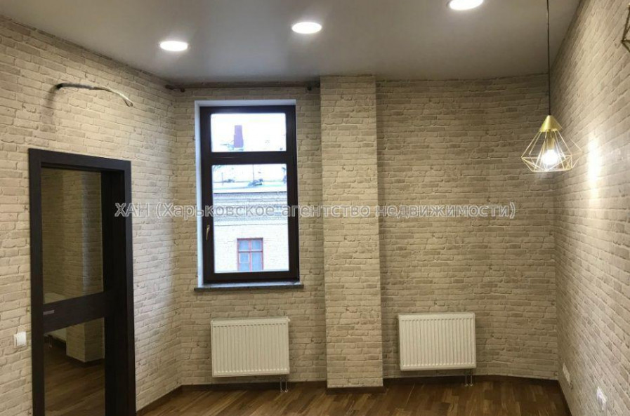 Продам квартиру, Квитки-Основьяненко ул. , 1  ком., 52 м², авторский дизайн 