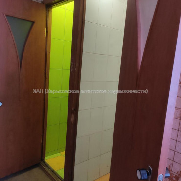 Продам квартиру, Академика Павлова ул. , 3 кім., 66 м², без ремонта 