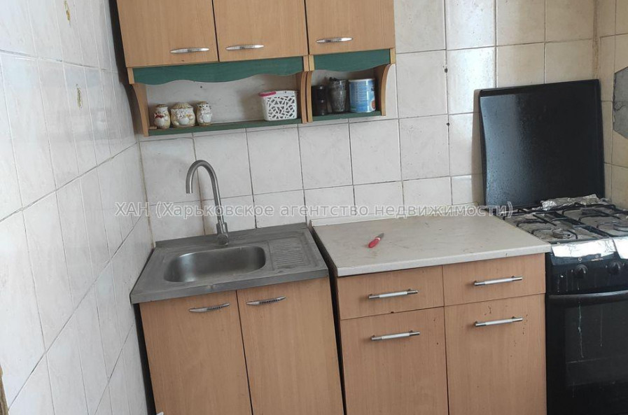 Продам квартиру, Академика Павлова ул. , 3 кім., 66 м², без ремонта 