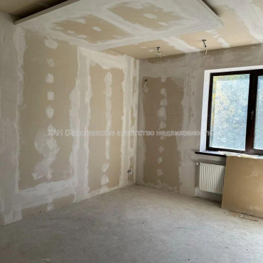 Продам будинок, Заречный пер. , 260 м², 17 соток, частичный ремонт 