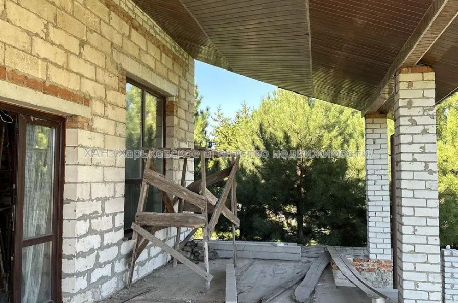 Продам будинок, Заречный пер. , 260 м², 17 соток, частичный ремонт 