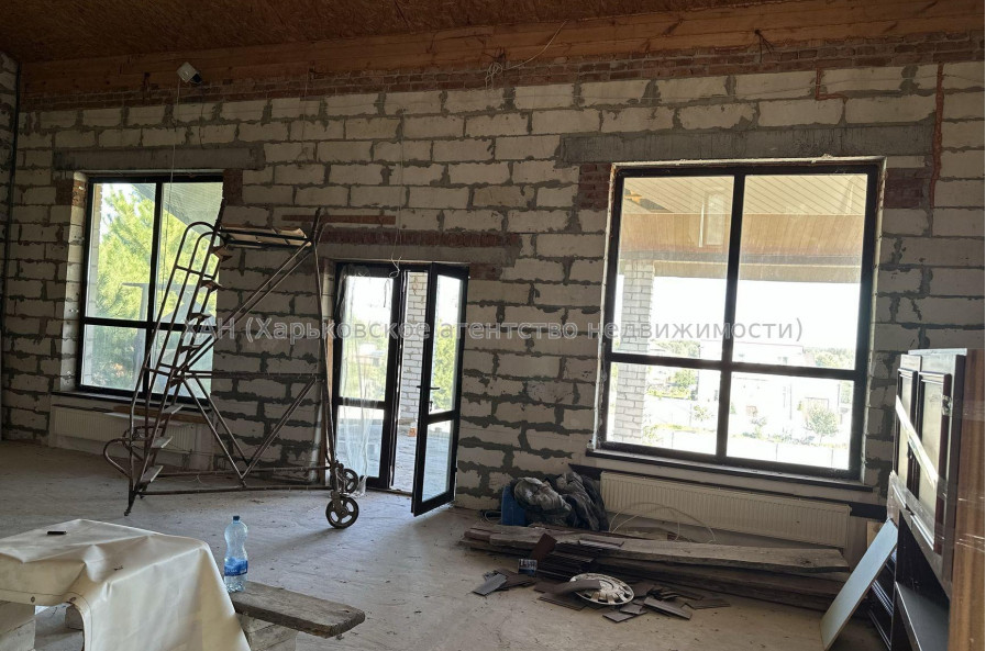 Продам будинок, Заречный пер. , 260 м², 17 соток, частичный ремонт 