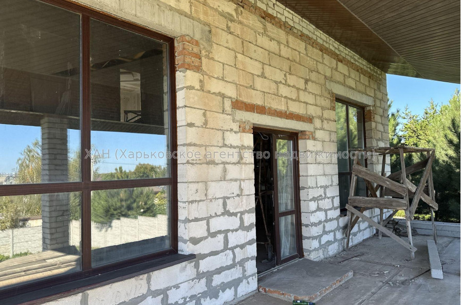 Продам будинок, Заречный пер. , 260 м², 17 соток, частичный ремонт 