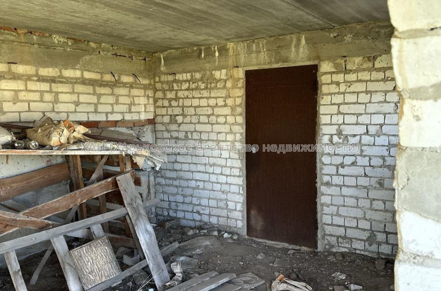 Продам будинок, Заречный пер. , 260 м², 17 соток, частичный ремонт 