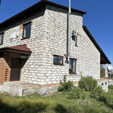 Продам будинок, Заречный пер. , 260 м², 17 соток, частичный ремонт 