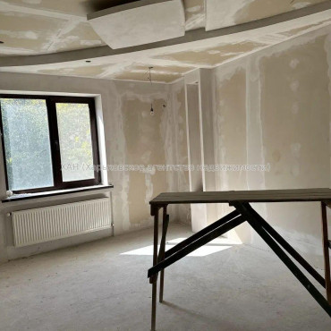 Продам будинок, Заречный пер. , 260 м², 17 соток, частичный ремонт 