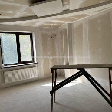 Продам будинок, Заречный пер. , 260 м², 17 соток, частичный ремонт 