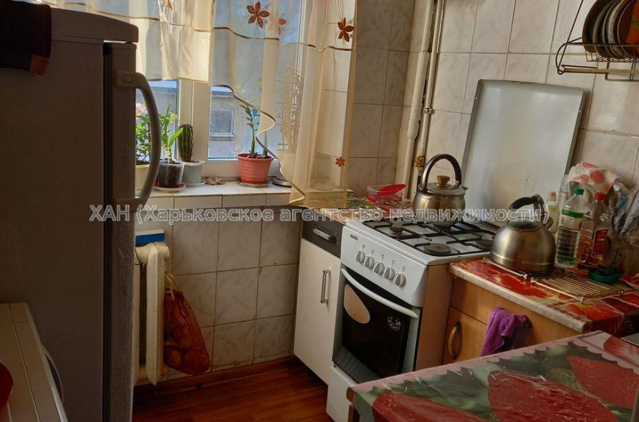 Продам квартиру, Байрона пр-т , 1 кім., 13 м², косметический ремонт 