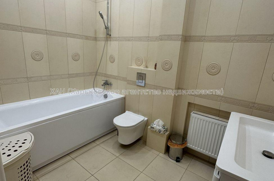 Продам квартиру, Дмитриевская ул. , 3  ком., 92 м², авторский дизайн 