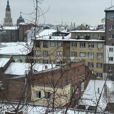 Продам квартиру, Дмитриевская ул. , 3 кім., 92 м², авторский дизайн 