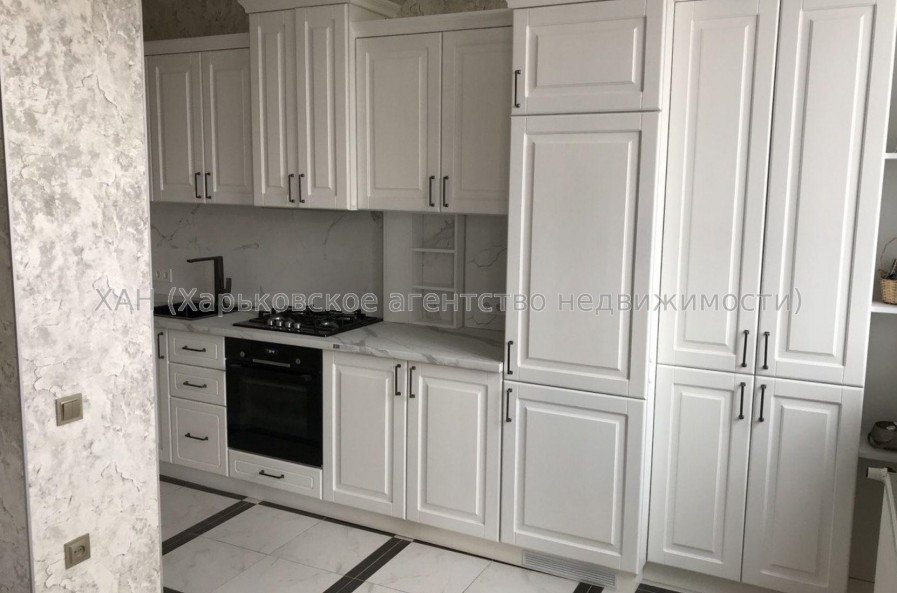 Продам квартиру, Дмитриевская ул. , 3  ком., 92 м², авторский дизайн 