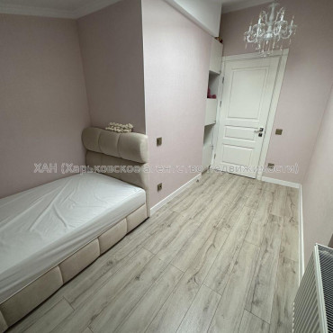 Продам квартиру, Дмитриевская ул. , 3 кім., 92 м², авторский дизайн 