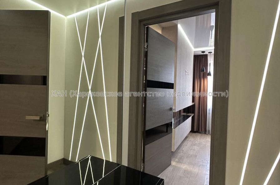 Продам квартиру, Аэрокосмический пр. , 2  ком., 64 м², авторский дизайн 