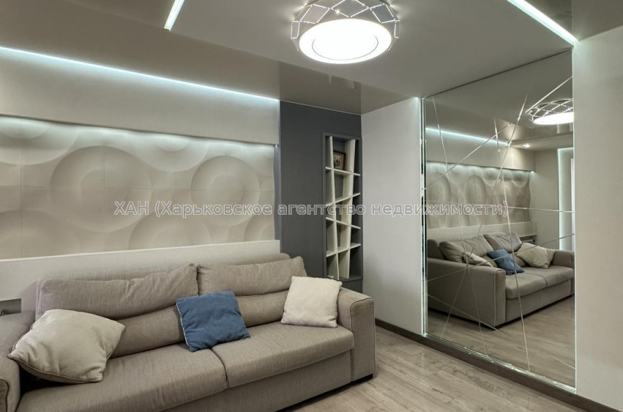 Продам квартиру, Аэрокосмический пр. , 2  ком., 64 м², авторский дизайн 