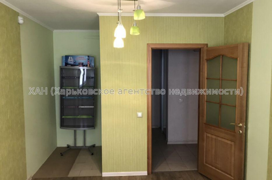 Продам нежитлову нерухомість, офисное помещение , 1 кім., 170 м², косметический ремонт 