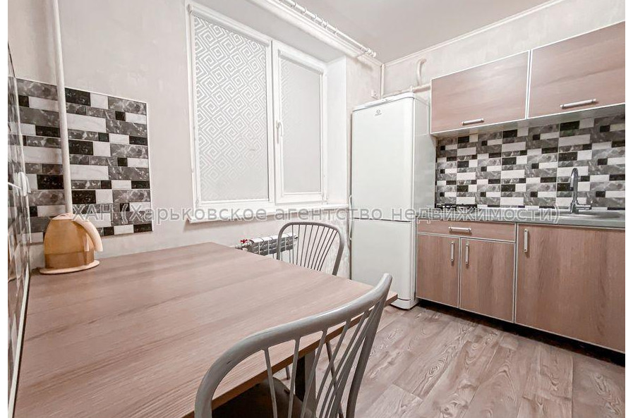 Продам квартиру, Зерновой пер. , 1 кім., 33 м², капитальный ремонт 