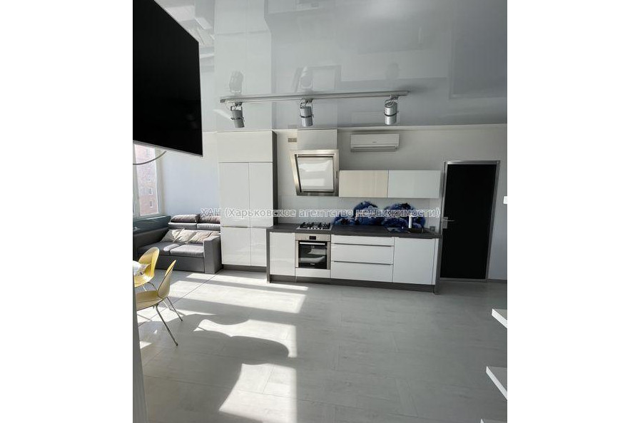 Продам квартиру, Героев Небесной сотни площ. , 1  ком., 57 м², евроремонт 