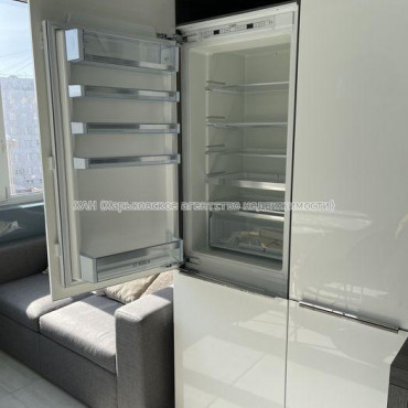 Продам квартиру, Героев Небесной сотни площ. , 1  ком., 57 м², евроремонт 