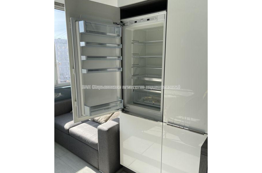 Продам квартиру, Героев Небесной сотни площ. , 1  ком., 57 м², евроремонт 