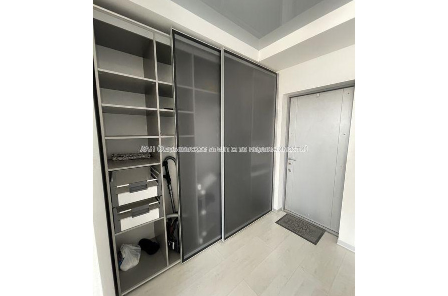 Продам квартиру, Героев Небесной сотни площ. , 1  ком., 57 м², евроремонт 