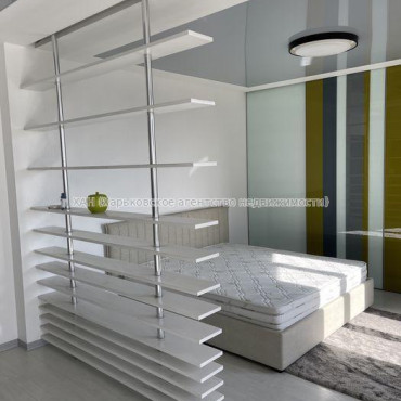 Продам квартиру, Героев Небесной сотни площ. , 1  ком., 57 м², евроремонт 