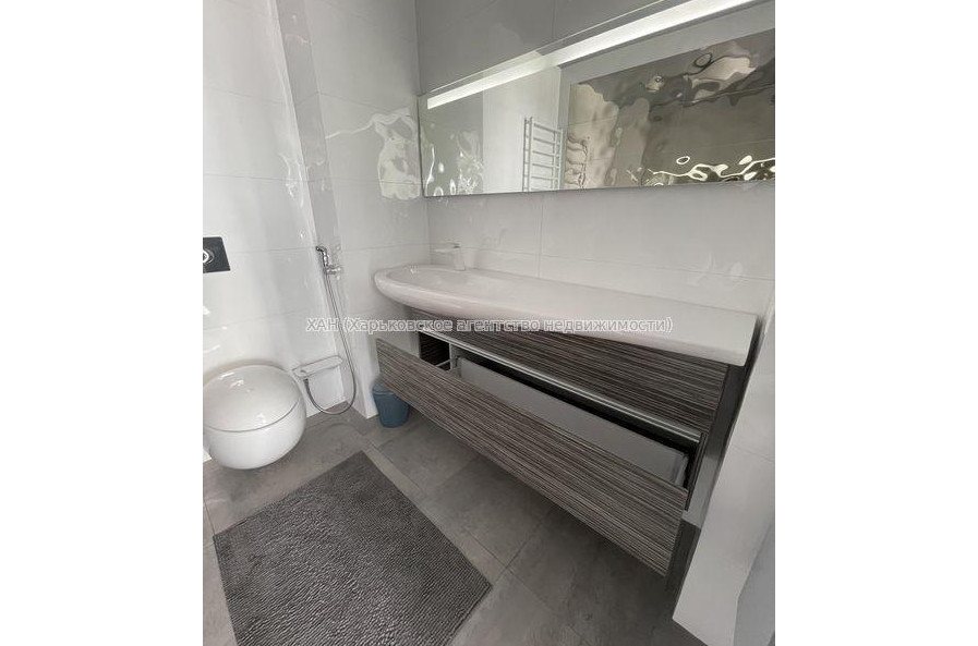 Продам квартиру, Героев Небесной сотни площ. , 1  ком., 57 м², евроремонт 