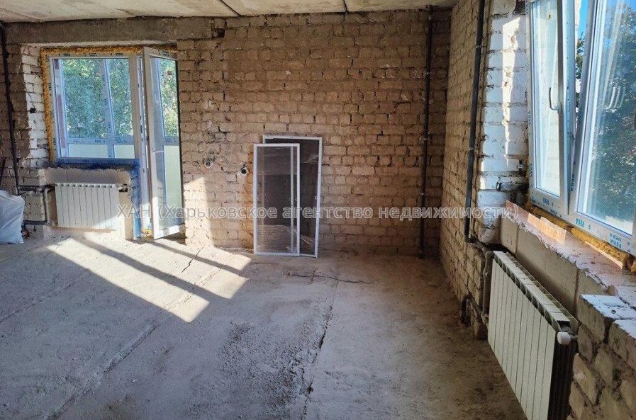Продам квартиру, Лесопарковский 1-й пер. , 2 кім., 48 м², без внутренних работ 