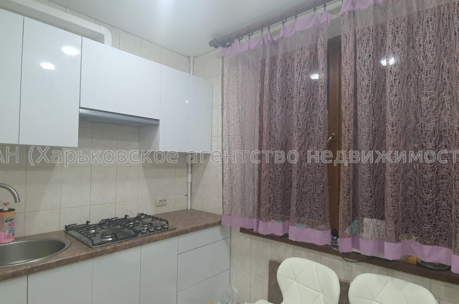 Продам квартиру, Героев Харькова просп. , 2 кім., 46 м², капитальный ремонт 