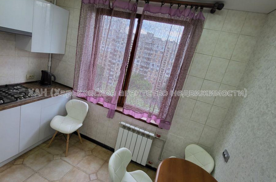 Продам квартиру, Героев Харькова просп. , 2 кім., 46 м², капитальный ремонт 