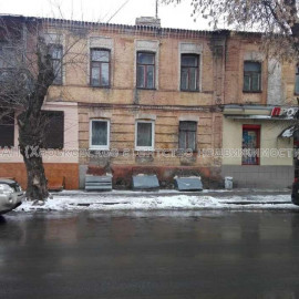 Продам квартиру, Кузнечная ул. , 3  ком., 75 м², советский ремонт