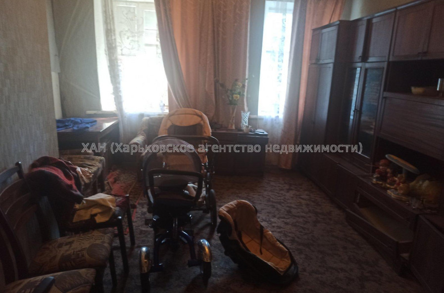 Продам квартиру, Воскресенская ул. , 14 , 1 кім., 33.50 м², советский ремонт 