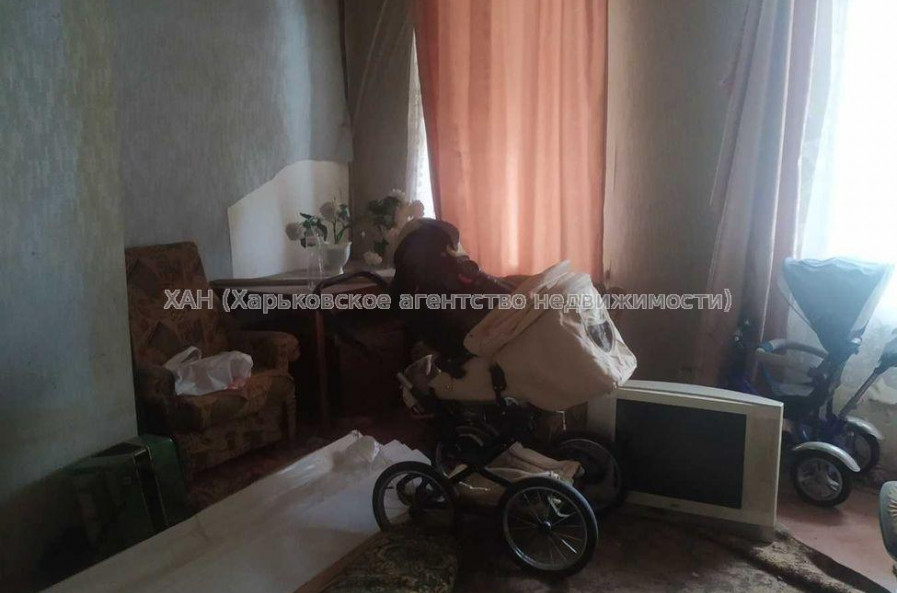 Продам квартиру, Воскресенская ул. , 14 , 1 кім., 33.50 м², советский ремонт 