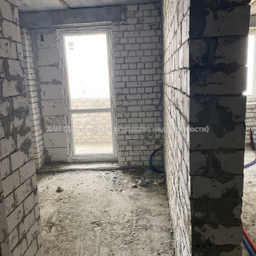 Продам квартиру, Полтавский Шлях ул. , 1  ком., 36 м², без внутренних работ 