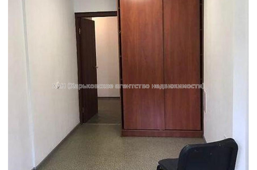 Продам квартиру, 23 Августа ул. , 2 кім., 42 м², капитальный ремонт 